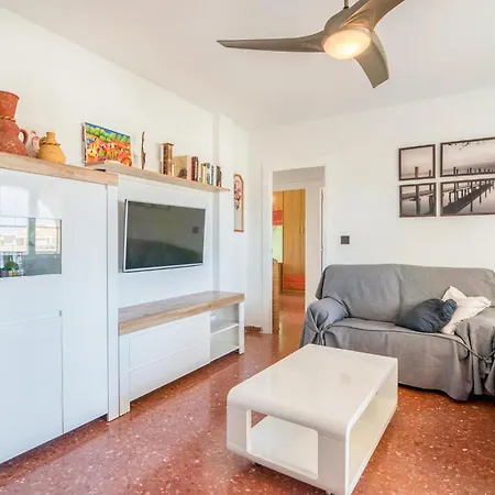 Διαμέρισμα 2 Bedroom Beautiful In *